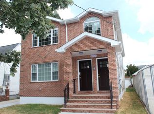 138-23 249th St #2, Rosedale, NY 11422