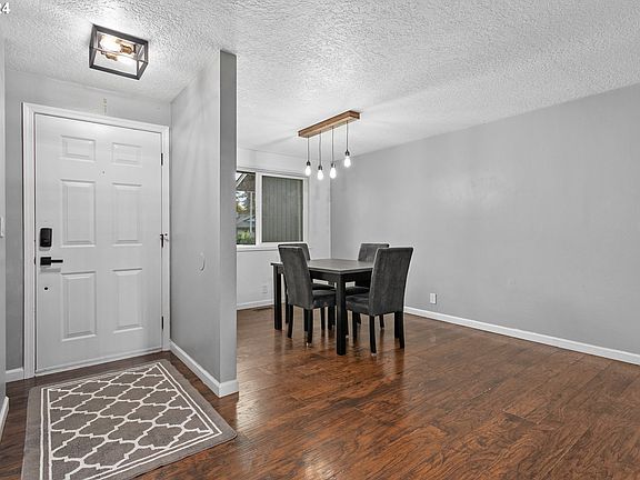 5th image of 687 SE 35th Ave