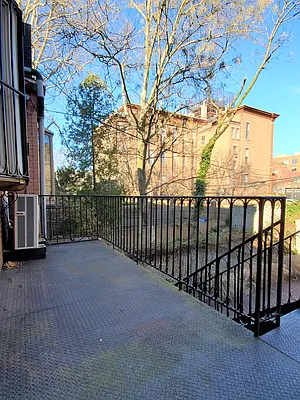 Rented by Amicourt LLC | media 32