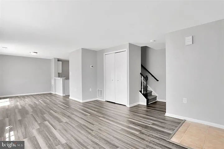 2 bed, 2.5 bath, 1200 sqft, $2,000 — Photo 3