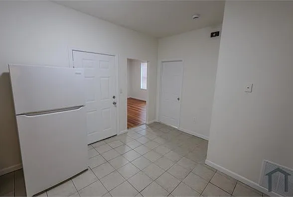 4 bed, 1250 sqft, $3,700 — Photo 2