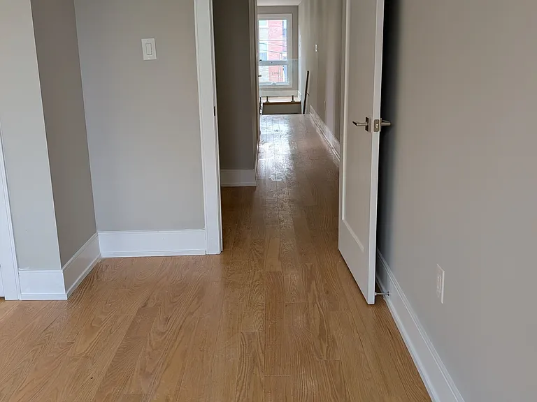 2099 Dufferin St #2 — Photo 6