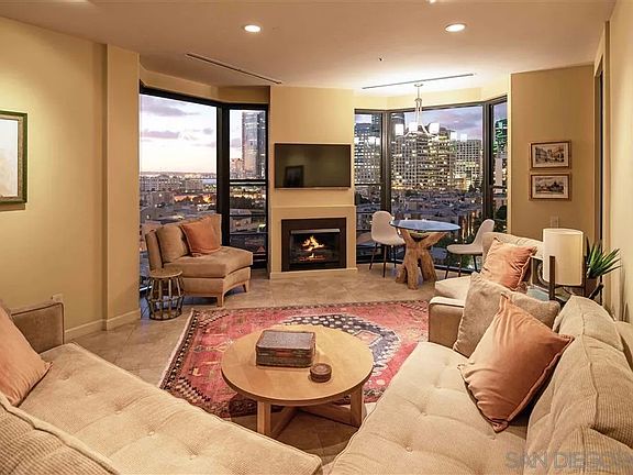 5th image of 500 W Harbor Dr W #Penthouse 1314