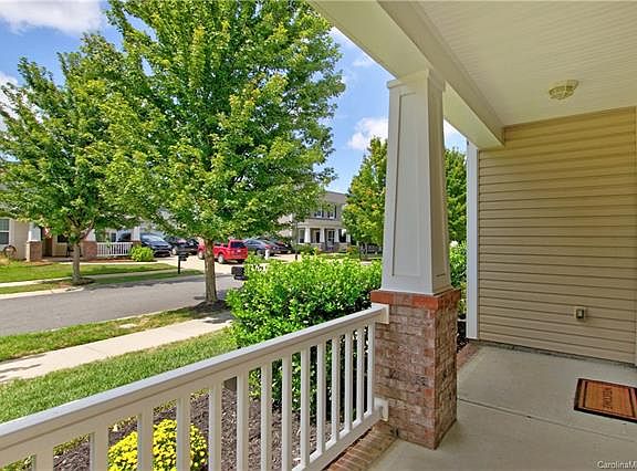 3rd image of 13321 Banner Court Ln