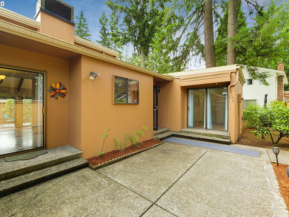 1st image of 2106 NE 136th Ave