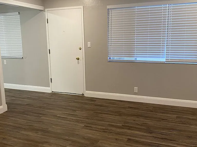 Midway Manor Apts. — Photo 54