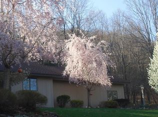 257 Pond Rd, Rhinebeck, NY 12572