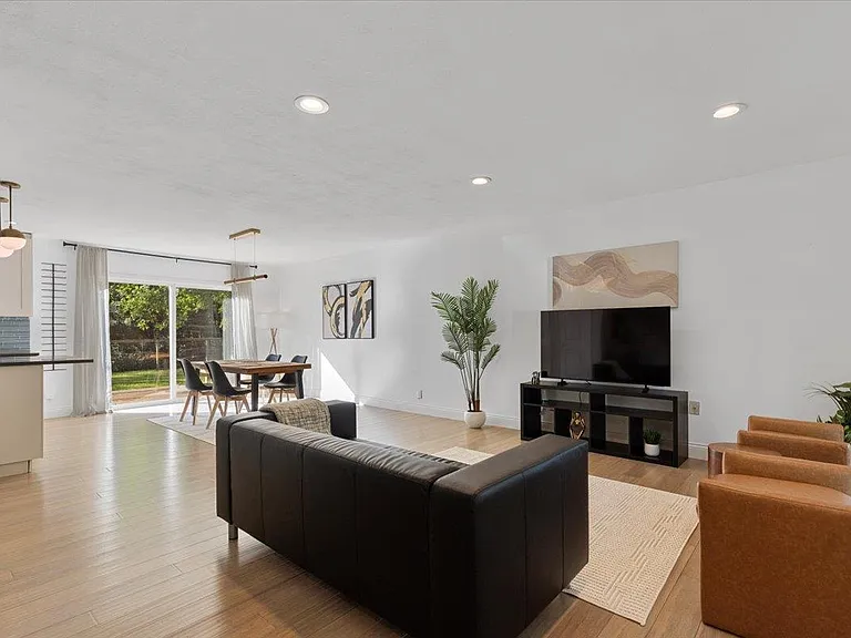 5313 Harvest Ln — Photo 9