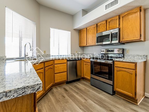 5th image of 4550 W Dublin St