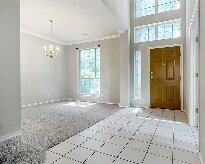4229 Kingsburg Dr — Photo 5