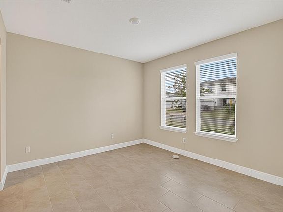 5th image of 2546 Warren Acres Blvd