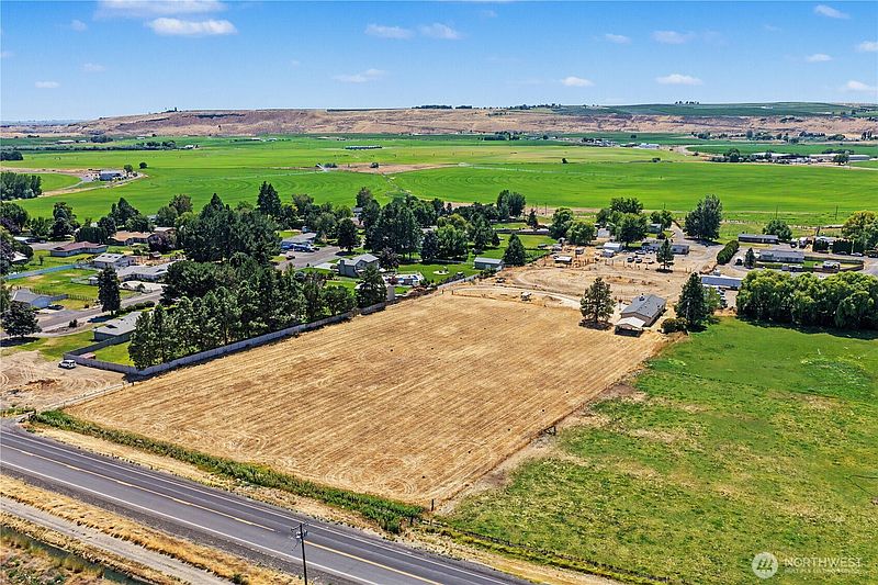3rd image of 2027 W Atkinson Road