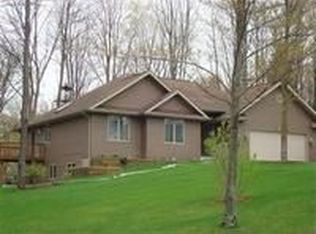 2228 Woodland Trl, Hillsdale, MI 49242