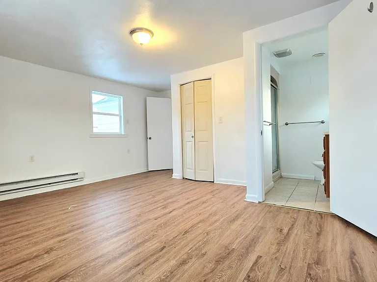 725 Dickson St — Photo 18