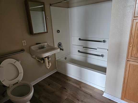 2nd image of 354 E Southcross Blvd #10