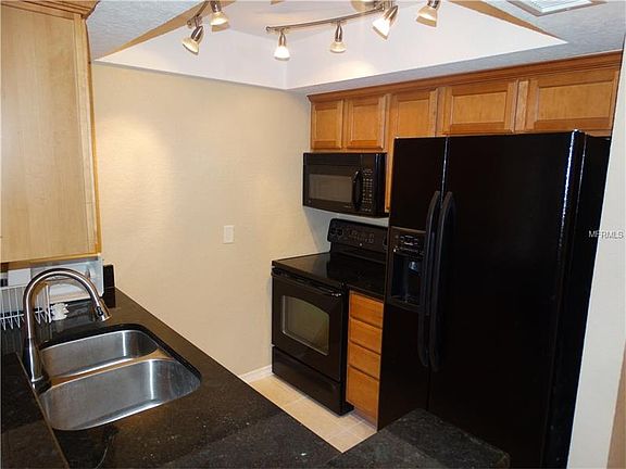 5th image of 714 Lyndhurst St Unit 504