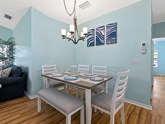 5th image of 904 Addington Ct Unit 204