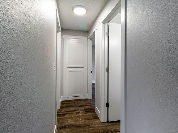 5th image of 1420 NE 142nd Ave