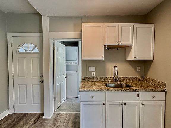 3rd image of 39 Illinois St #2