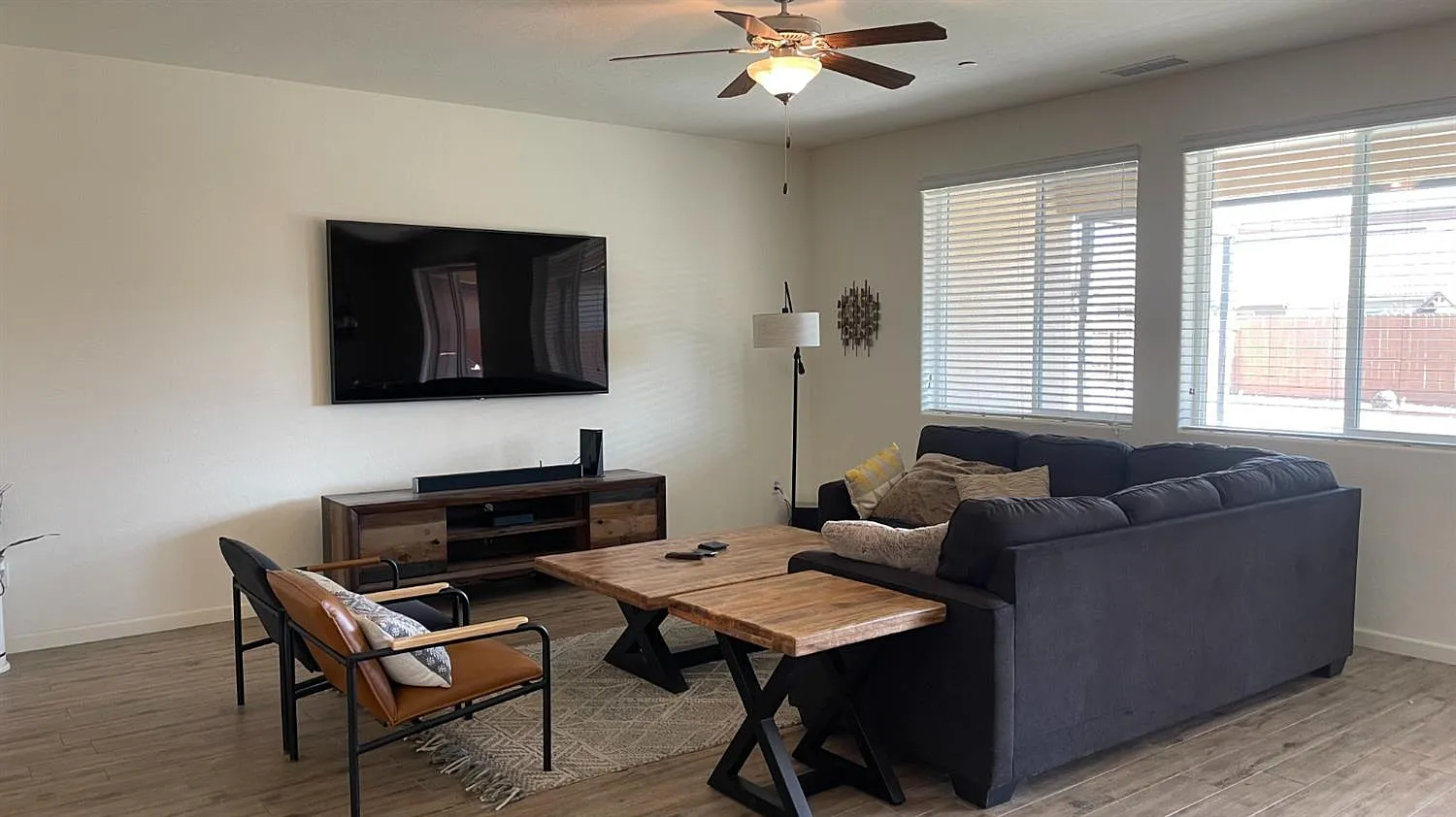 4 bed, 1890 sqft, $2,600 — Photo 3