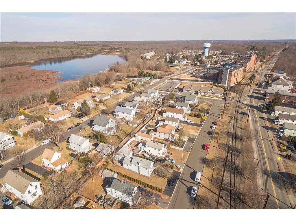 9 Railroad Ave photo 1