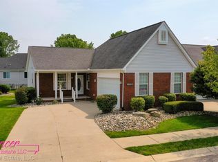 1378 Lincoln St, Lapeer, MI 48446