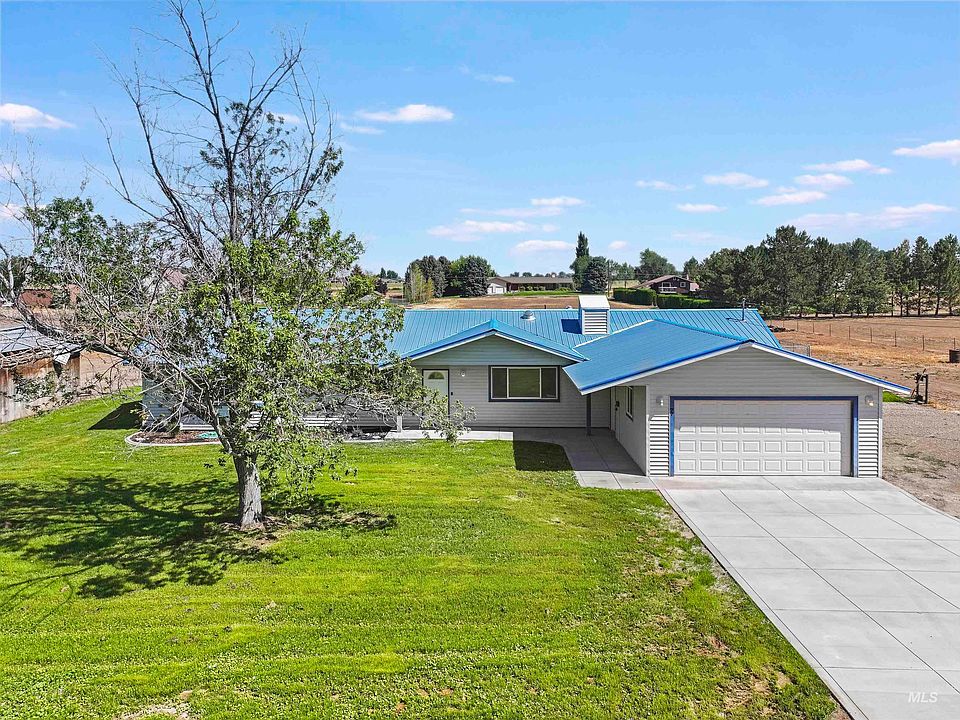 1st image of 77 Horseshoe Cir