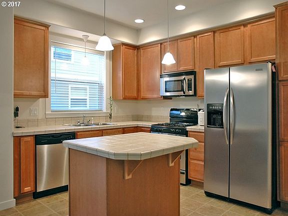 3rd image of 2766 SE Palmer Ct