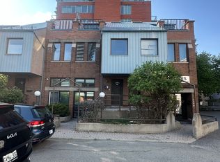 239 Argyle Ave #239D, Ottawa, ON K2P1B8