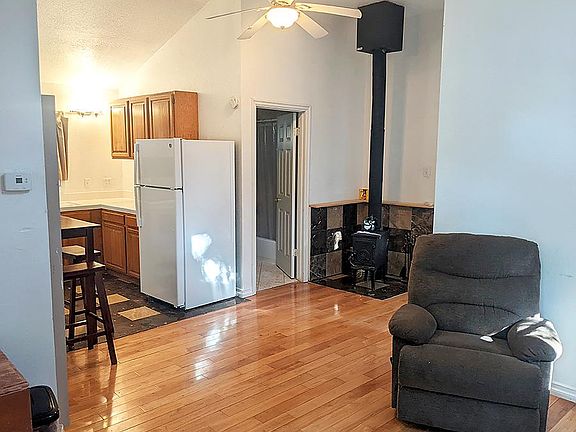 2nd image of 185 Lucinda St