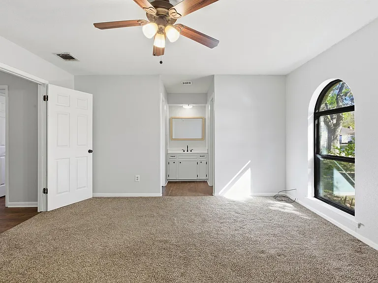 3721 Avenue R — Photo 27