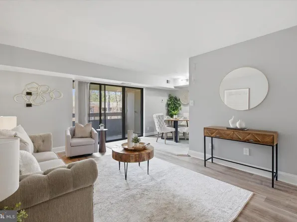 2322 Freetown Ct APT 8/21C, Reston, VA 20191