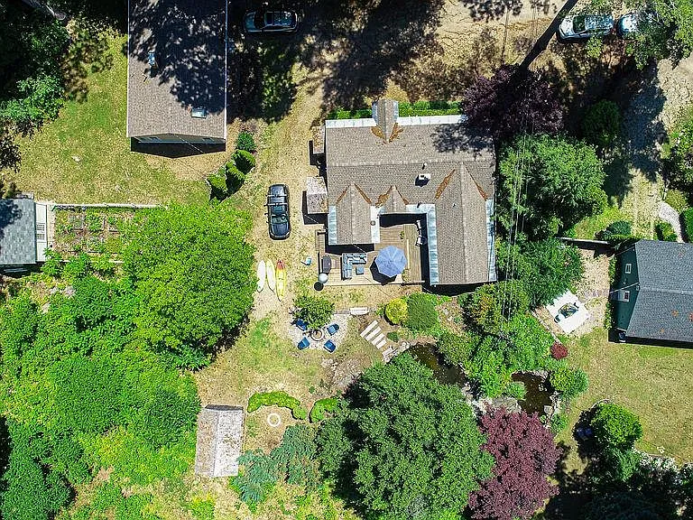 113 Wentworth Rd — Photo 2