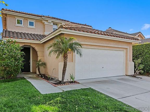 2nd image of 1231 Avenida Amistad