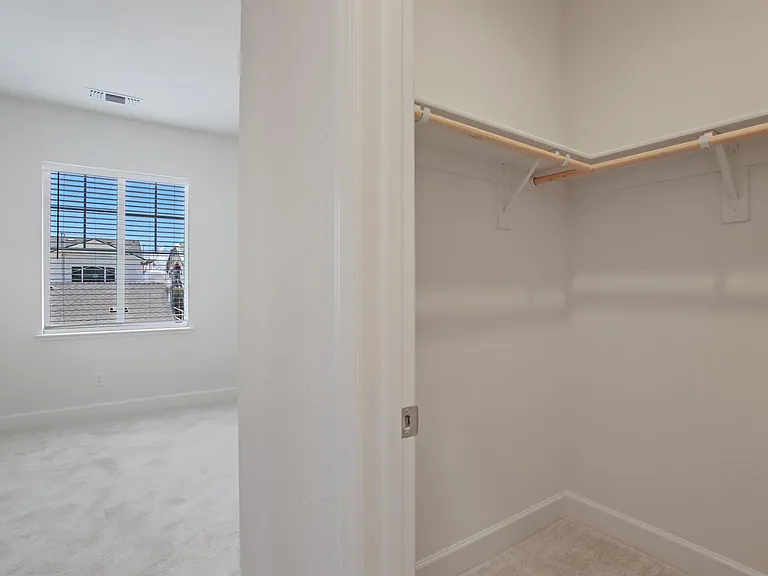 2926 Granger St — Photo 32