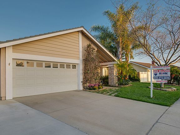 2nd image of 2984 Meadowwood Ave