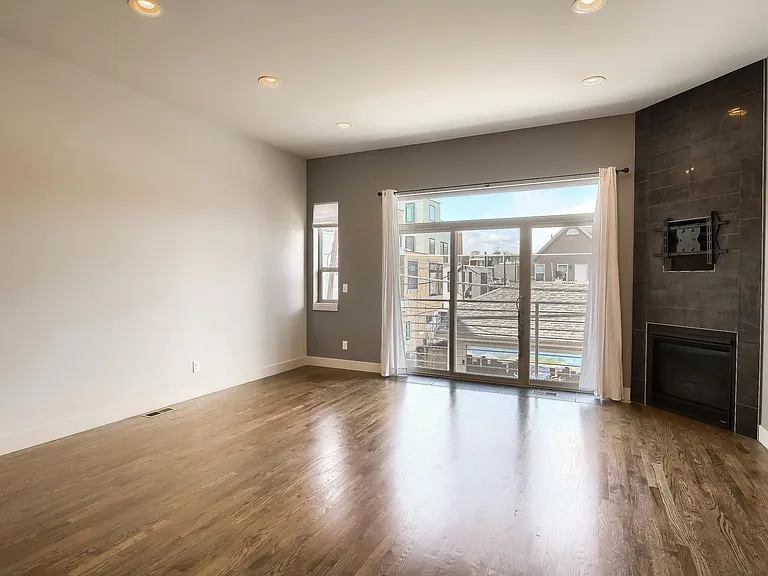 2103 W 32nd Ave #9 — Photo 10