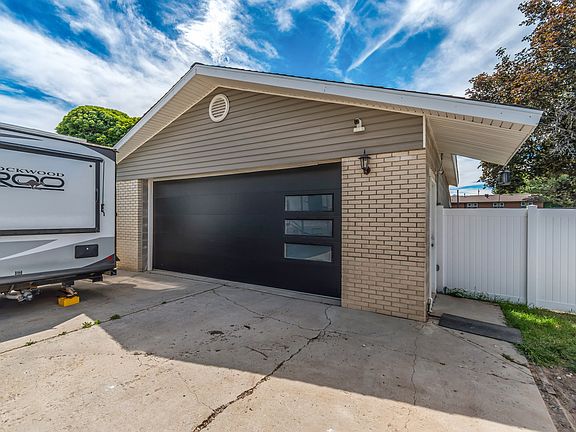 4th image of 7222 S Robin Way