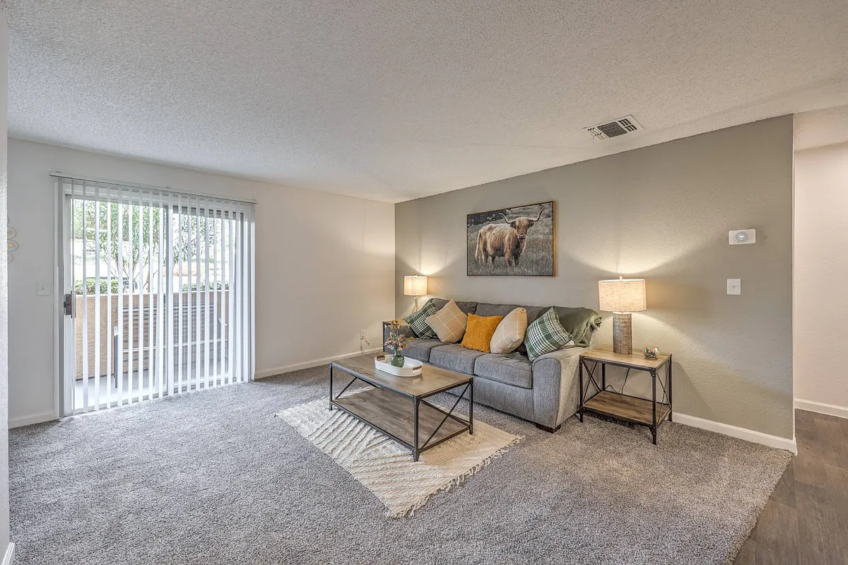 Building Photo - Silver Stream Apartments