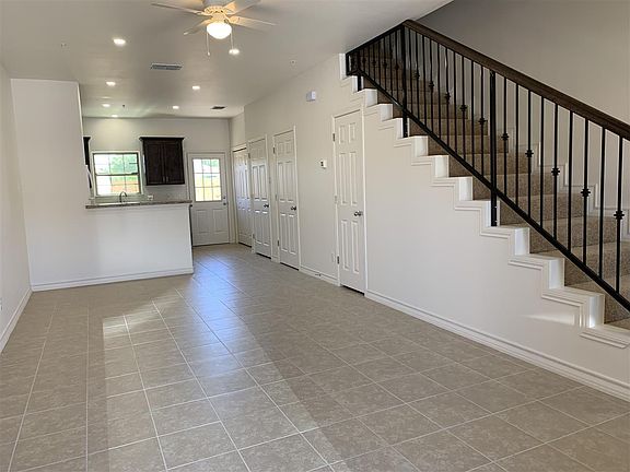 3rd image of 602 Basswood Dr