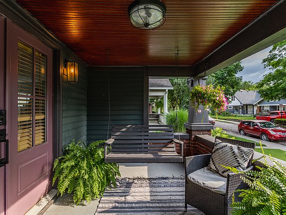 3rd image of 4702 Carrollton Ave