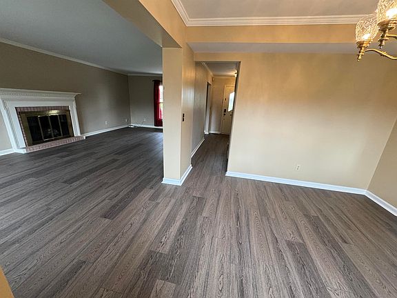 5th image of 1215 S Park Dr