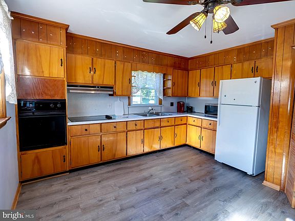 5th image of 51 Quaker Rd