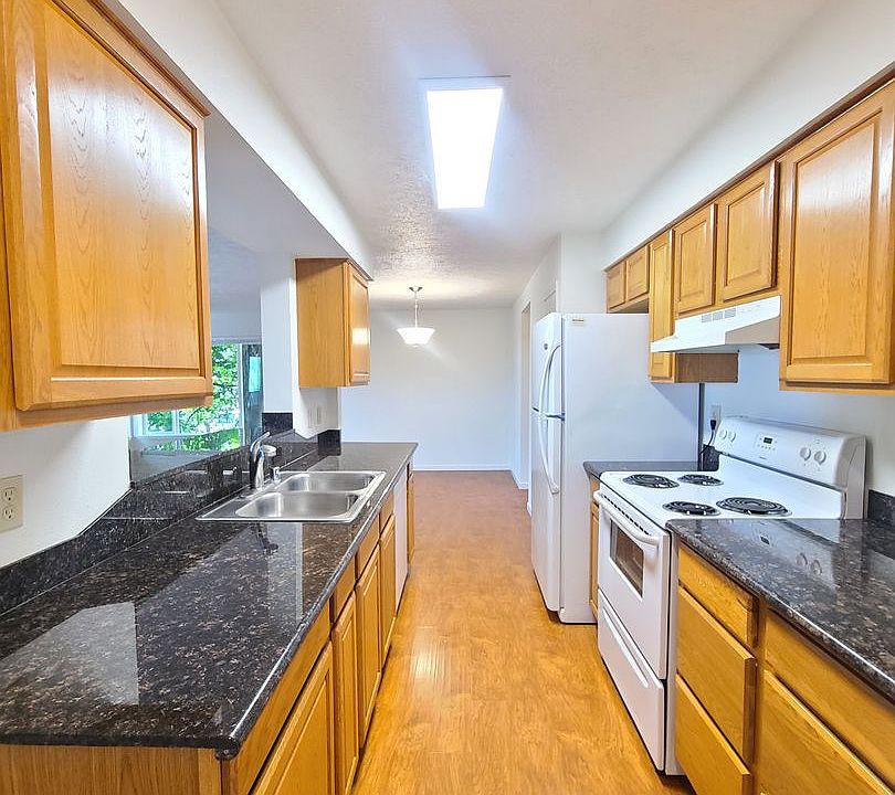 1st image of 112 W Cliff Dr APT 105