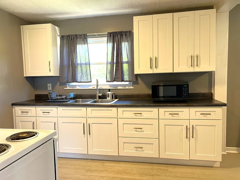 2638 Rahn Ave — Photo 2