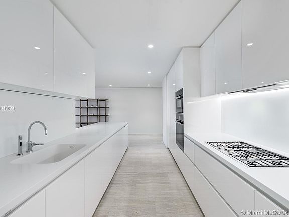 4th image of 9001 Collins Ave #S-706