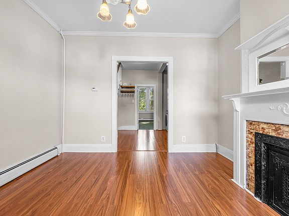 5th image of 895A Montgomery St #2