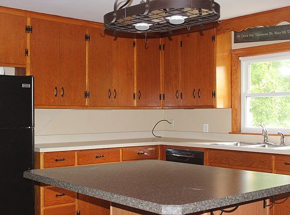 2nd image of 3003 Meadowland Dr