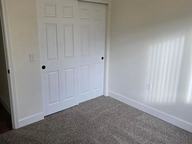 Winfou06-Columbia Village Apartments — Photo 30
