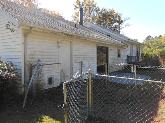 5th image of 1938 Christian Ln